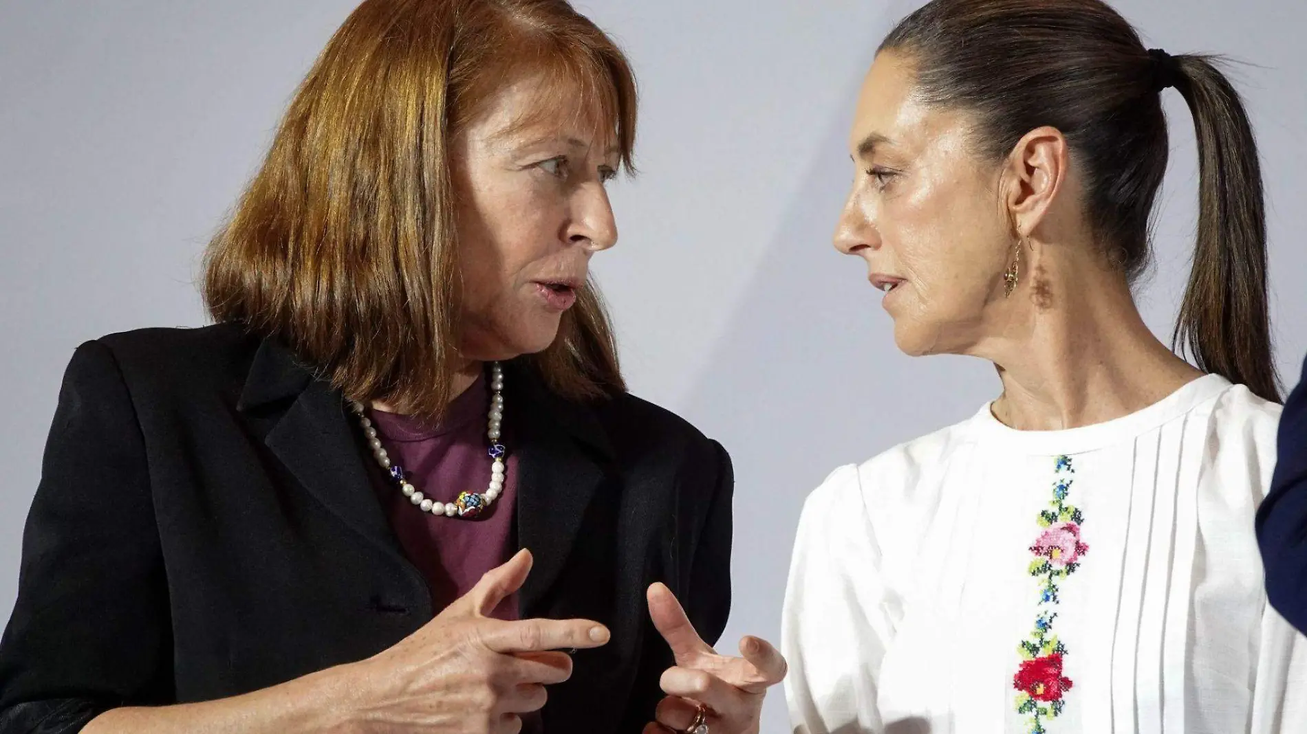 Tatiana Clouthier_Claudia Sheinbaum